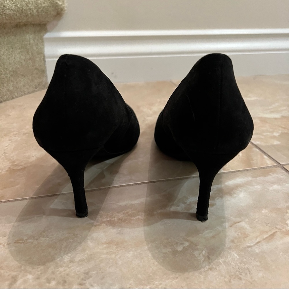 BCBGeneration Black Pumps - Picture 3 of 7